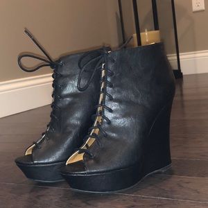 NWT Black Lace-up Wedge Booties